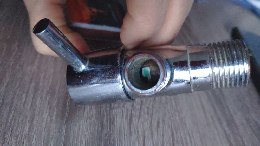 Кран, змішувач на умивальник