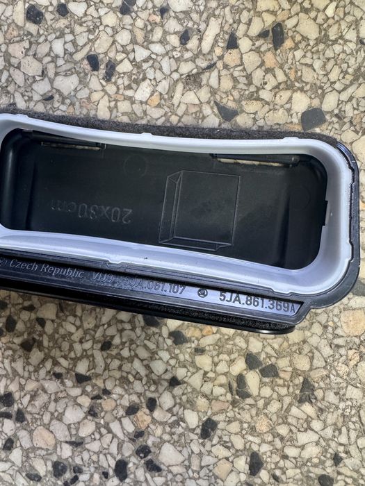 Kubek na telefon, karty, klucze, kosz do drzwi skoda octavia karoq rs