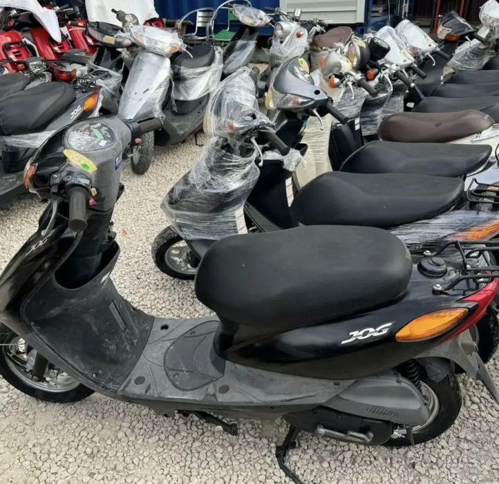 Suzuki Let’s 2 з контейнера