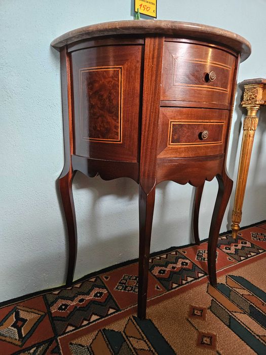 Mesa de apoio em madeira e tampo em pedra - óptim