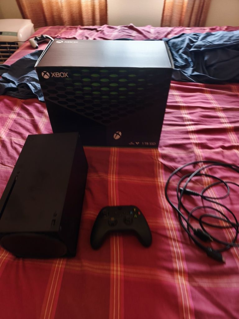 Xbox X One 1TB em boas condições.