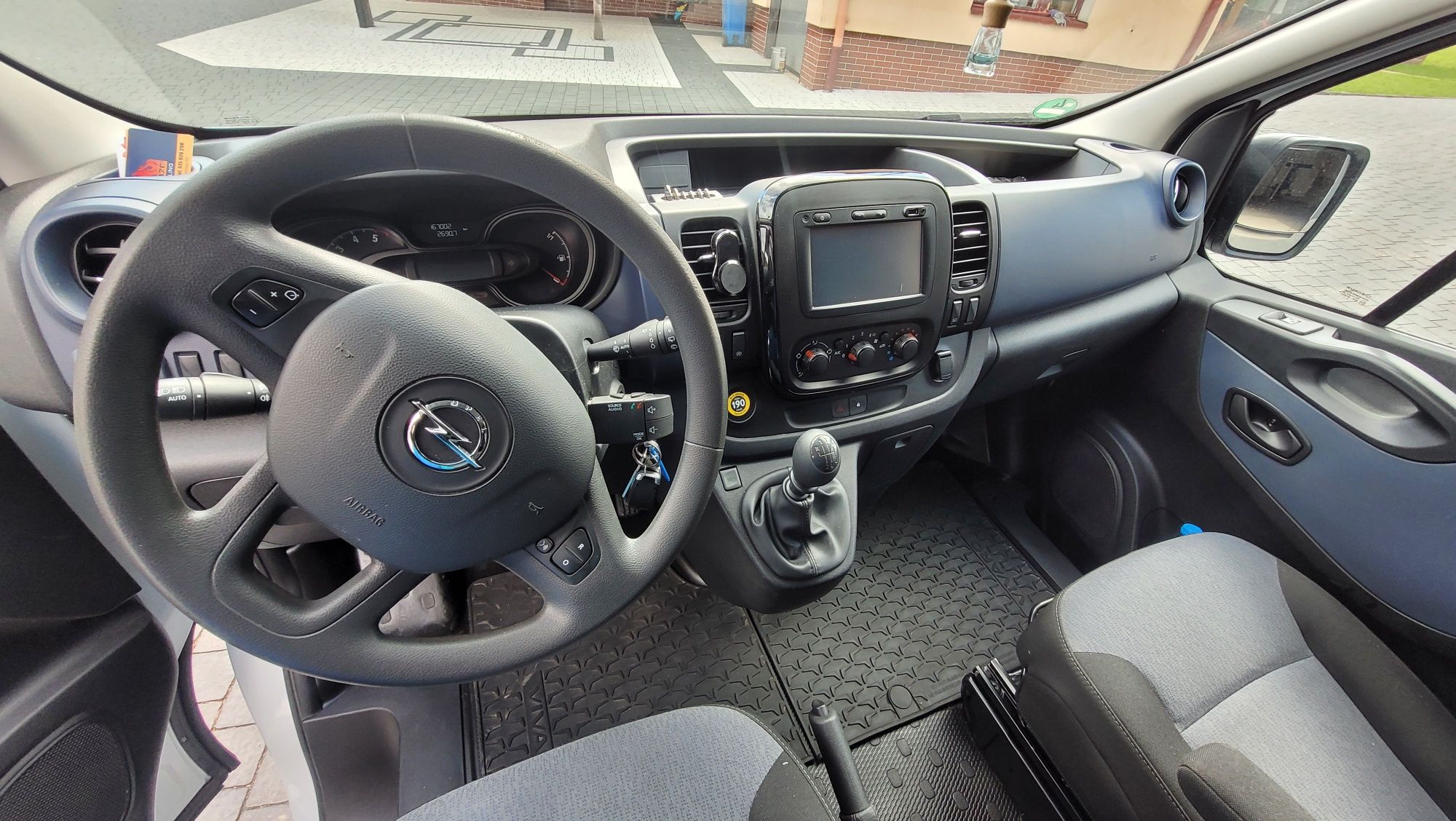 Opel vivaro 2018 r 8 osób przeb. 167 tys