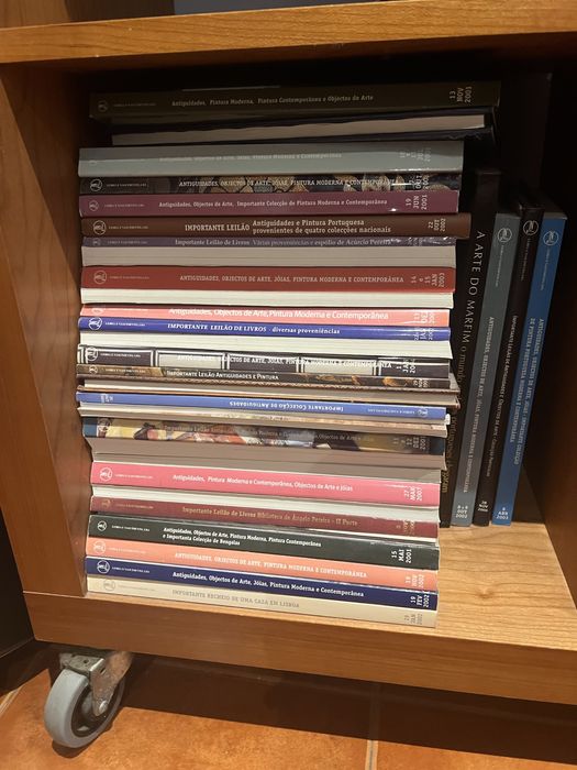 Coleção de livros Palácio do Correio Velho - para desocupar -