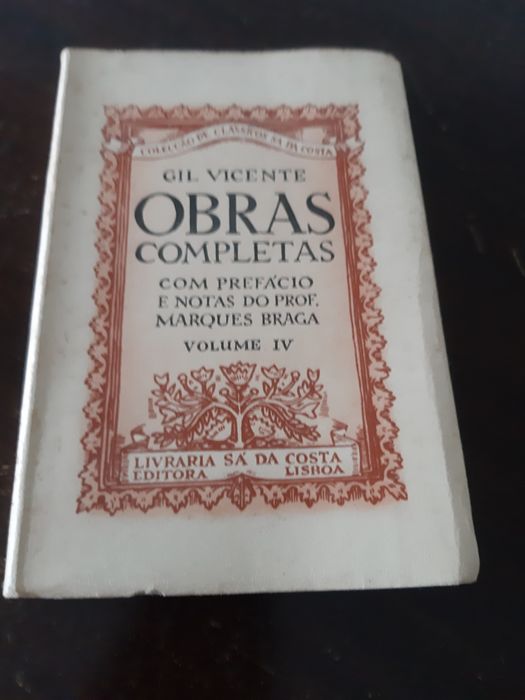 Best sellers - As Pupilas do Senhor Reitor e obra de Gil Vicenter