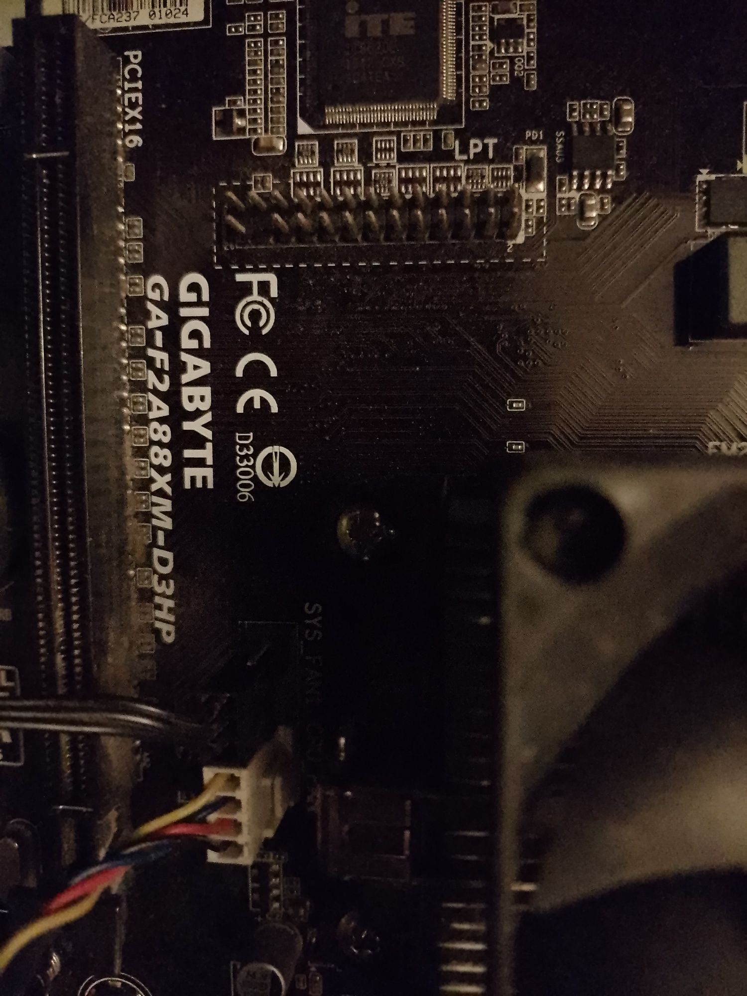 Komputer Procesor AMD a8 - 7600 3,1 ghz, 4 rdzenie fizyczne ddr3