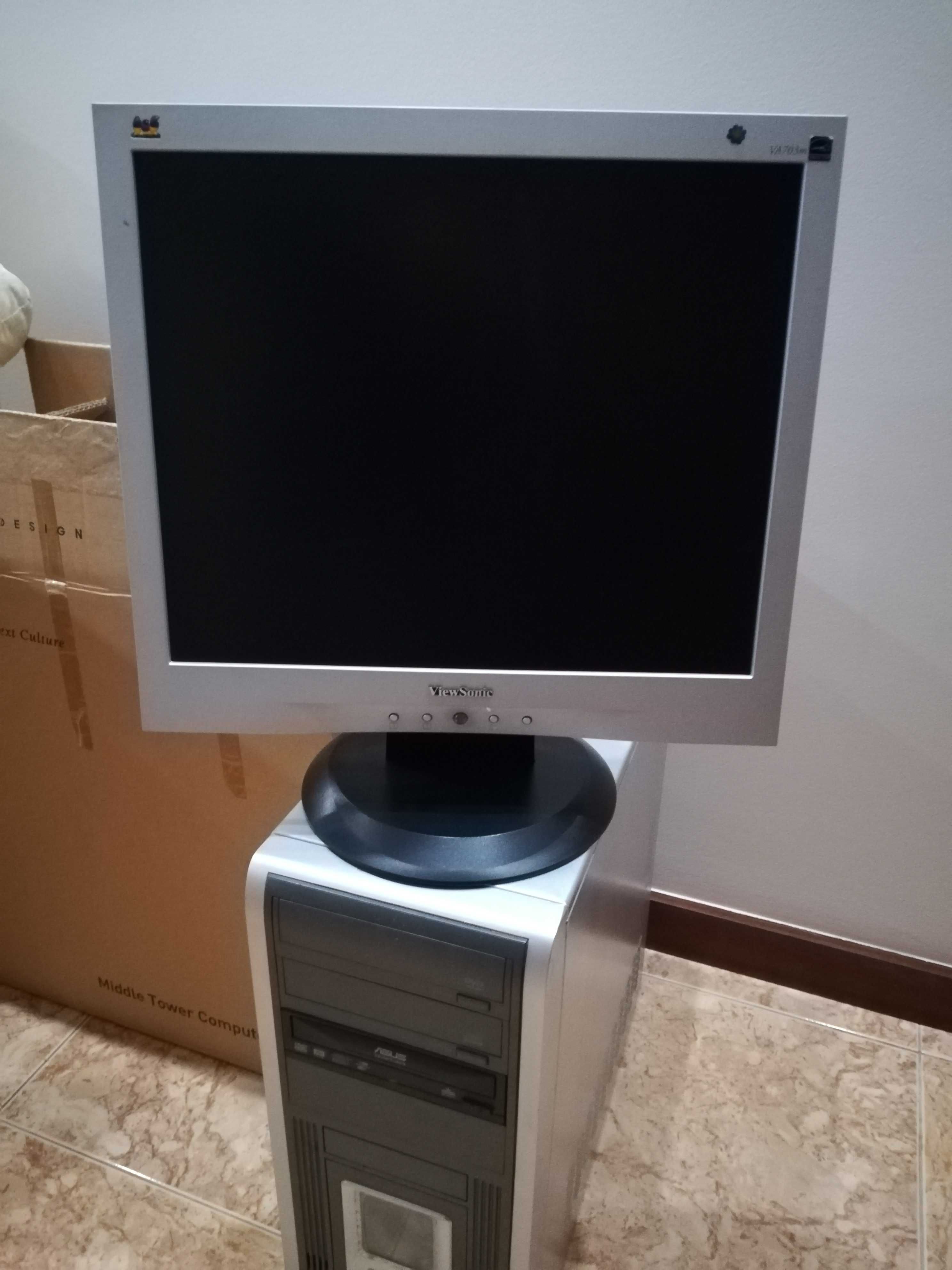 Computador completo de secretária