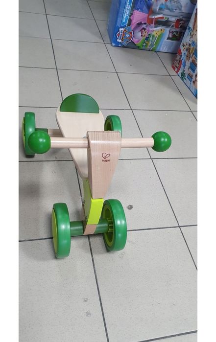 Hape Drewniany Rowerek Biegowy 4-kołowy Zielony