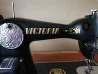 Máquina de costura Victoria