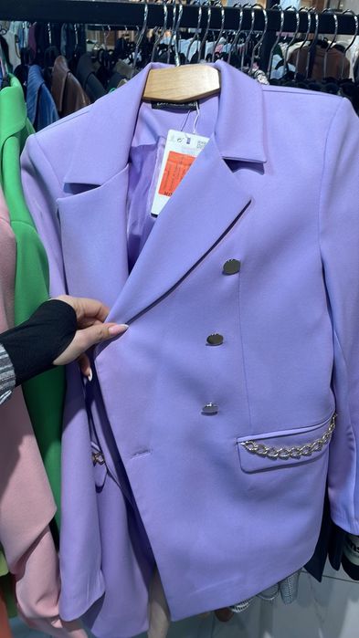 Продам нові плаття та піджаки