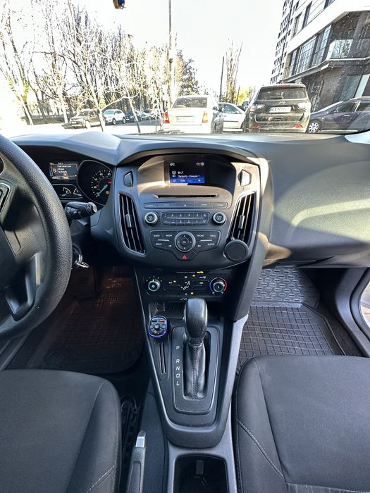 Авто Ford Focus 2.0 2017 (хетчбек, бензин, автомат)