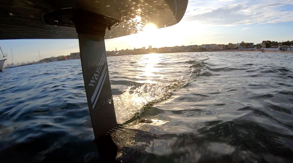 eFoil Waydoo PLUS model - prancha hydrofoil elétrica