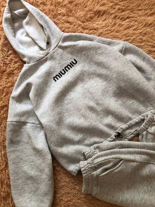 худі сіре miumiu