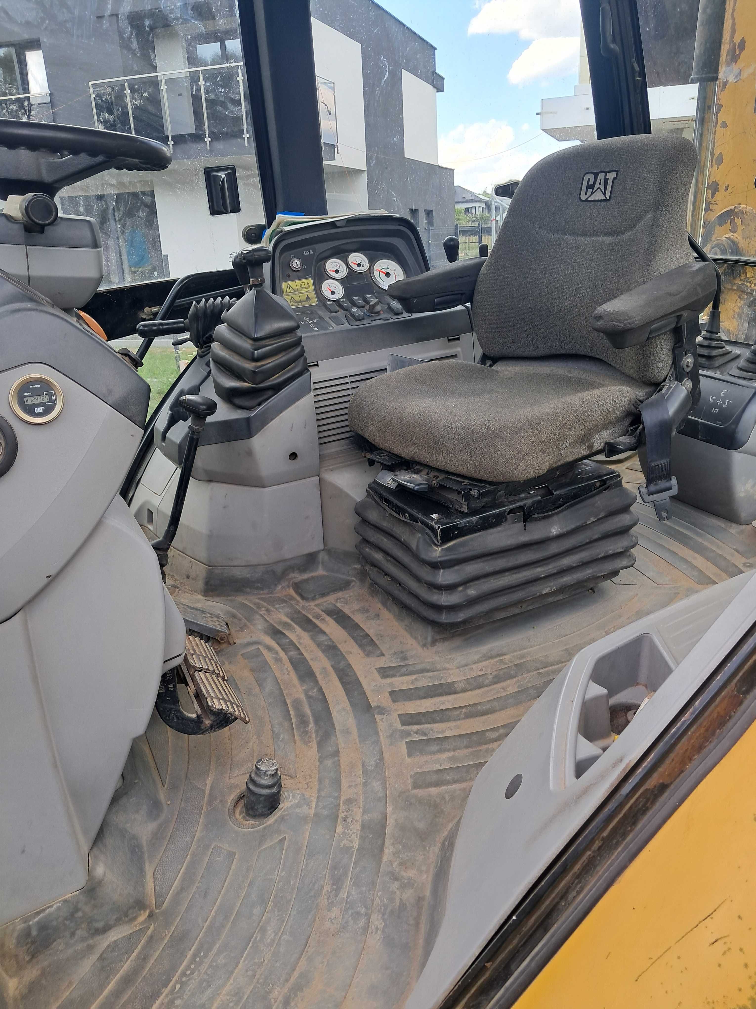 Cat 428e doinwestowany