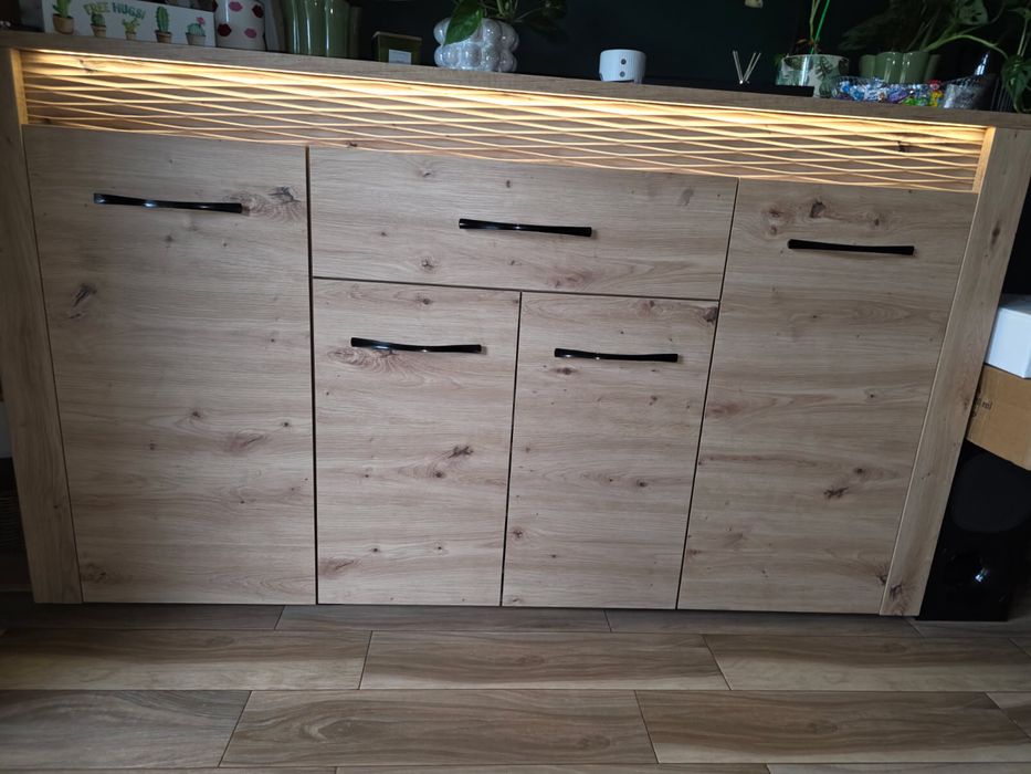 Komoda z oświetleniem led