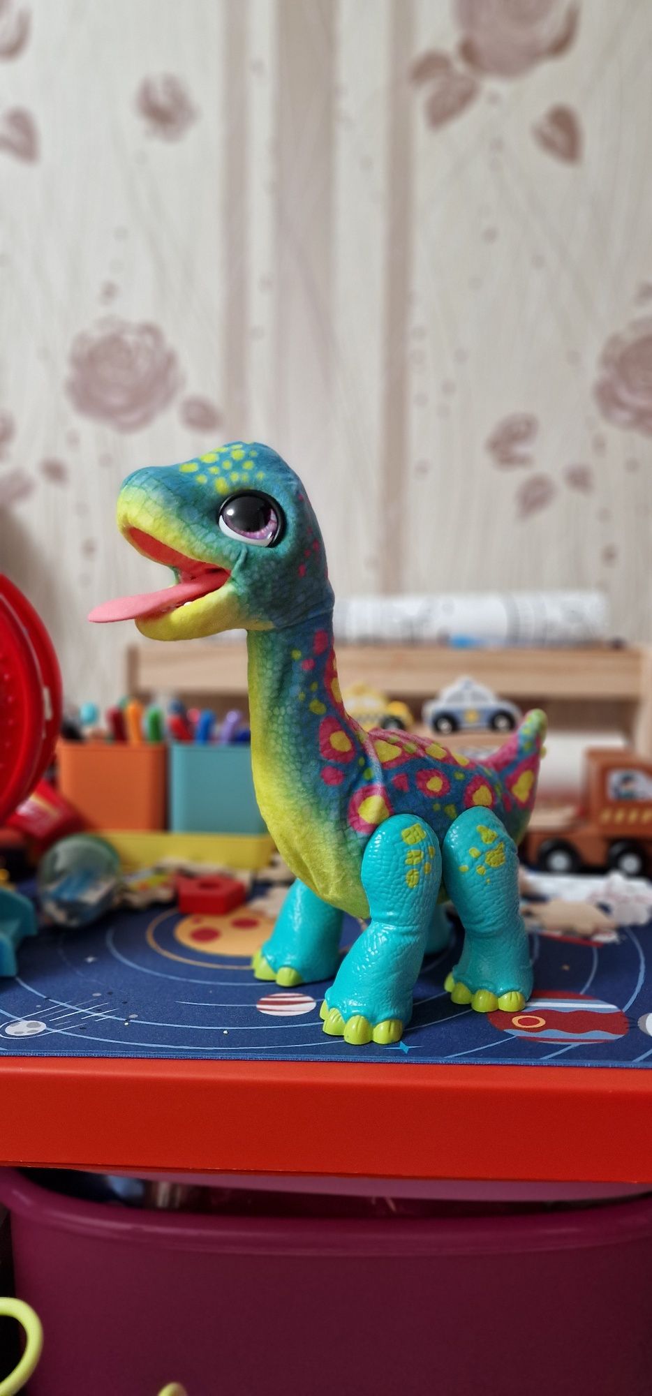 Hasbro динозавр та фламінго pet's alive