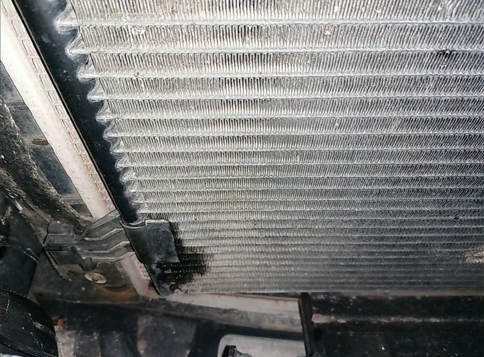 Радіатор  кондиціонера Mercedes ML w163 б/у