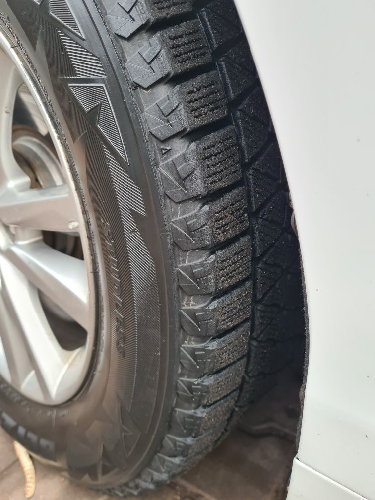 215 65 r16 Bridgestone Blizzak dmV2 зима