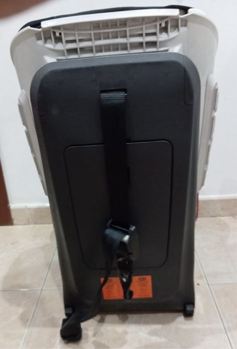 Cadeirinha com isofix da Chicco com caixa original