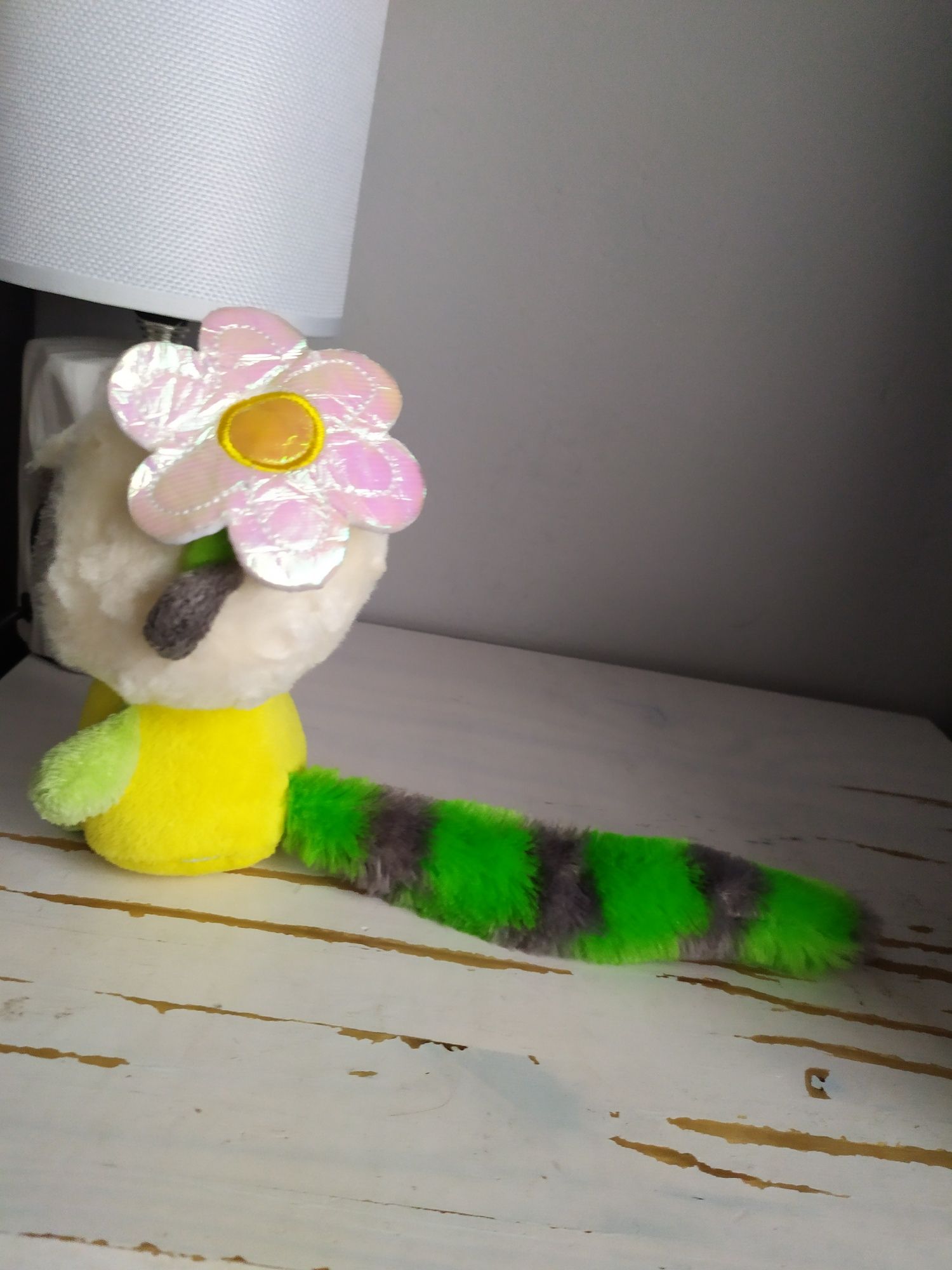 Lemur z kwiatkiem maskotka pluszak przytulanka YooHoo