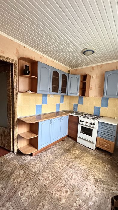 Однокімнатна на Митниці