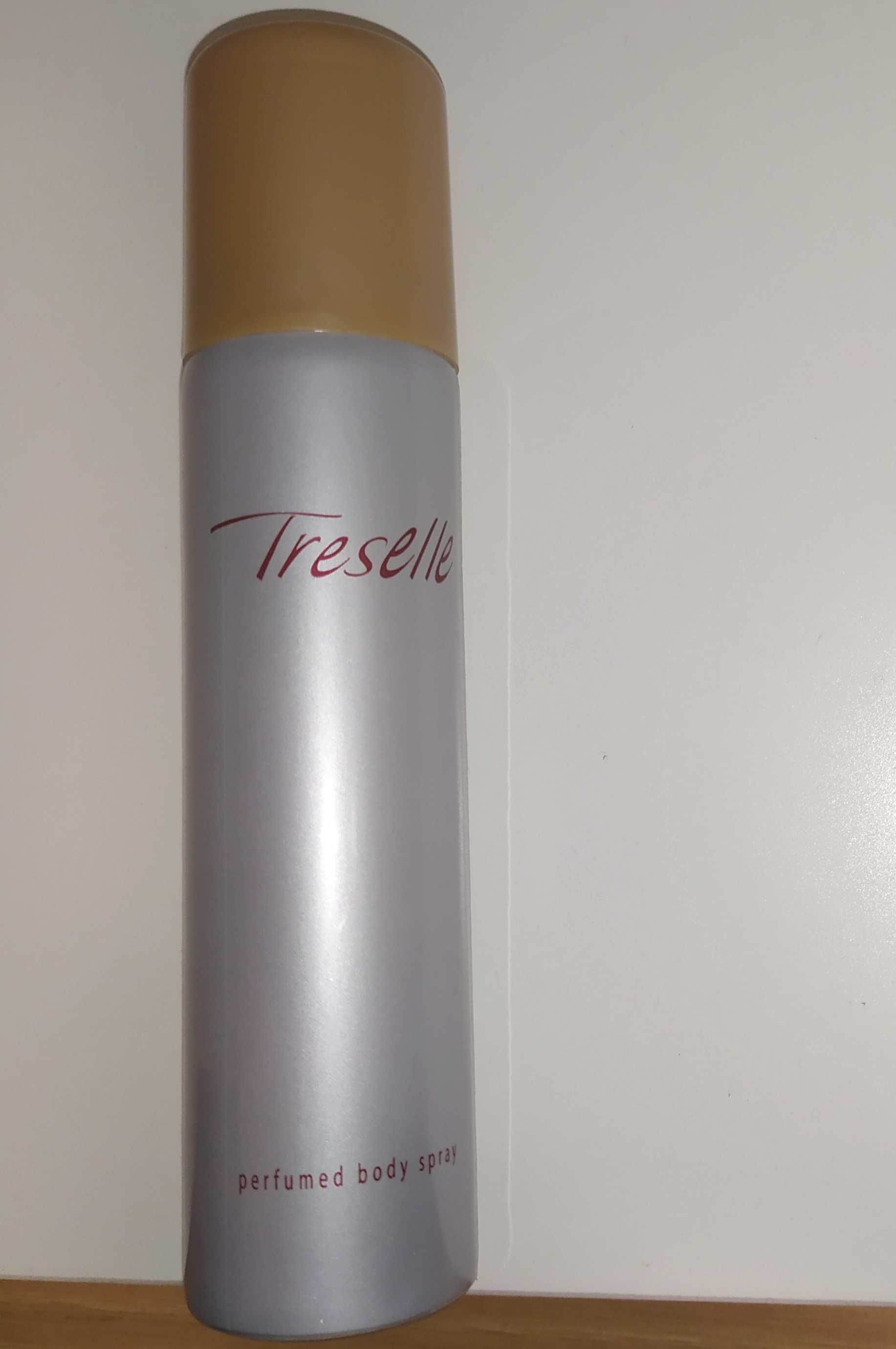 Treselle perfumowany spray do ciała dezodorant Avon