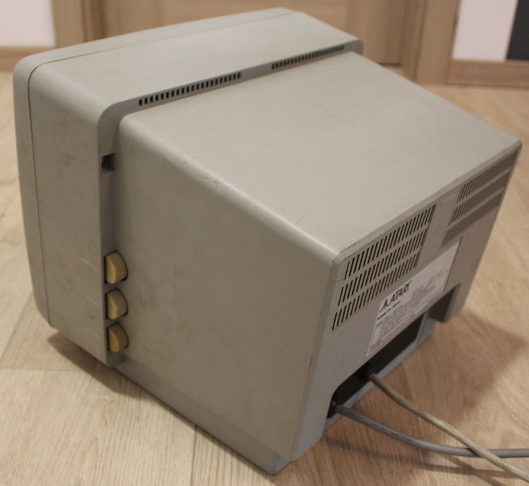 Atari 520ST+ wraz z monitorem Atari SM124