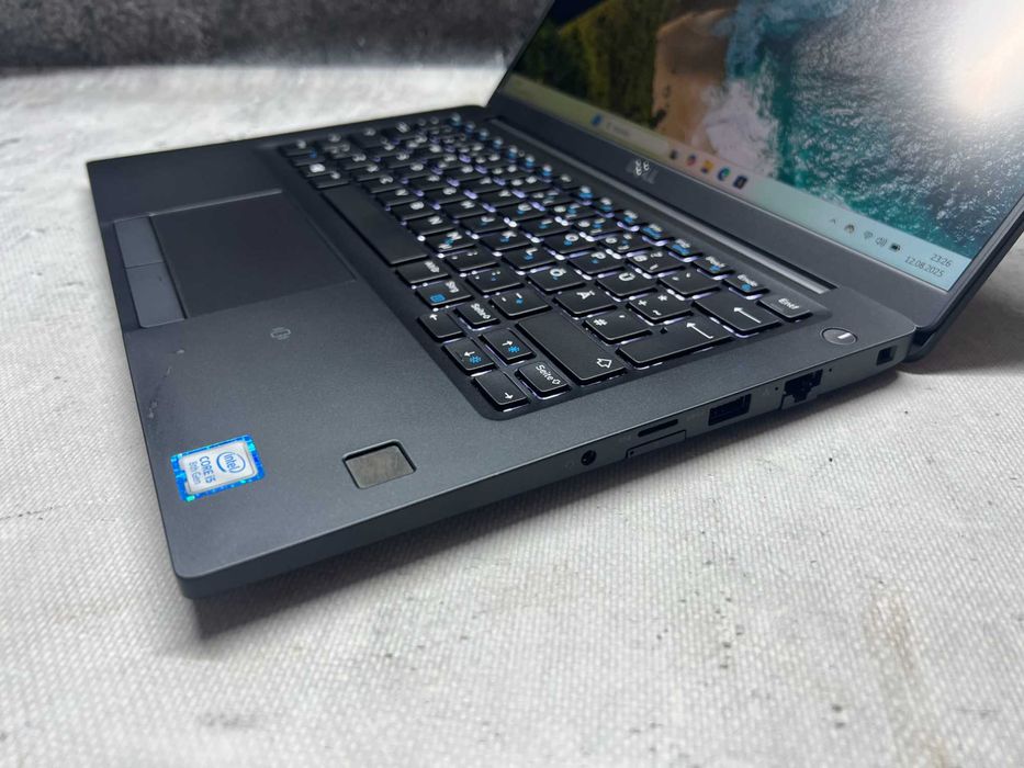 Dell Latitude 7390 / i5 8350u / 8GB DDR4 / 256SSD / 13.3 FHD / W11