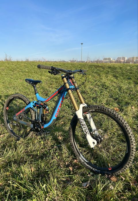 Giant Glory 1 M rower downhill freeride dh fr fox 40 float x2 kashima