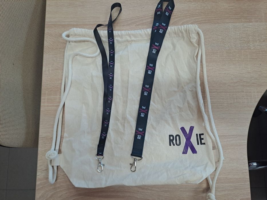 Roxy Węgiel zestaw. Smycze i worek. Stan nowy