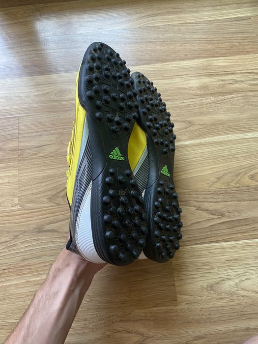 Оригінальні сороконожки adidas F50