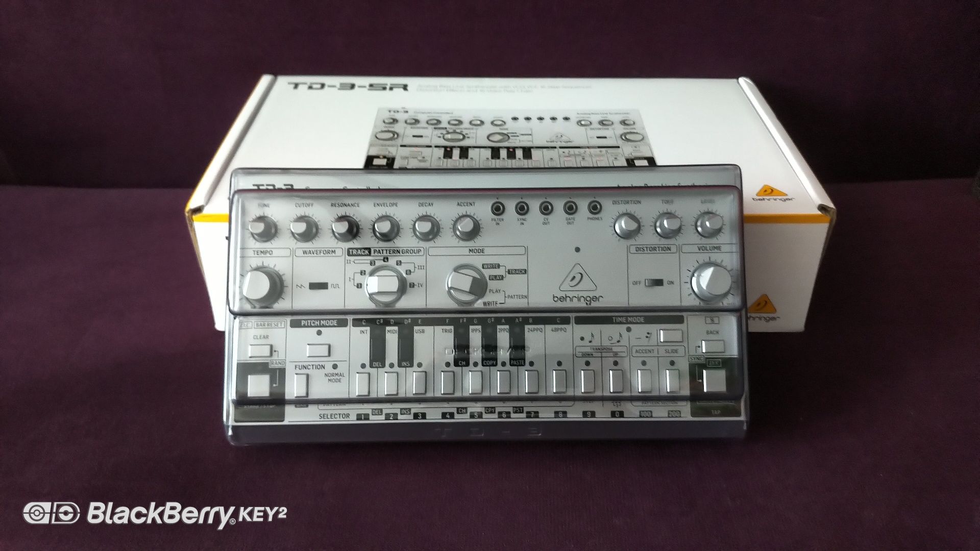 Behringer TD-3 SR Syntezator analogowy kopia Rolanda 303 + gratis