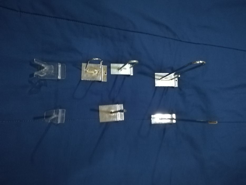 487 Ganchos para painéis multiregua ranhurados