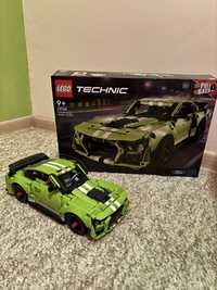 LEGO Technic Ford Mustang Shelby