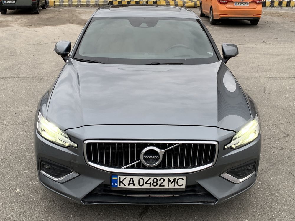 Volvo s60 2019 максимальна комплектація