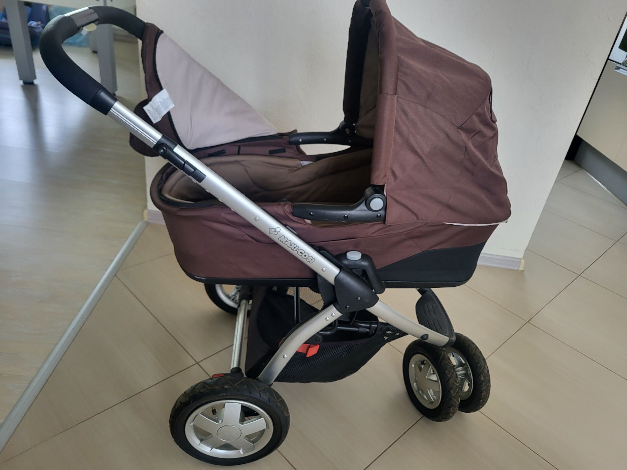 Sprzedam wozek maxi cosi 2w1