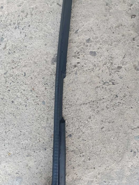 Ущільнювач передніх дверей на пежо 3008