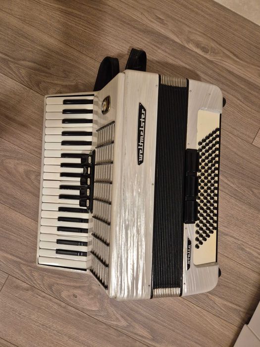 Akordeon Weltmeister Stella  96