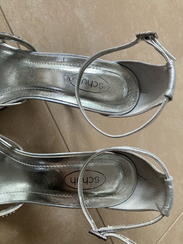 Srebrne szpilki z kryształkami Schuh 38
