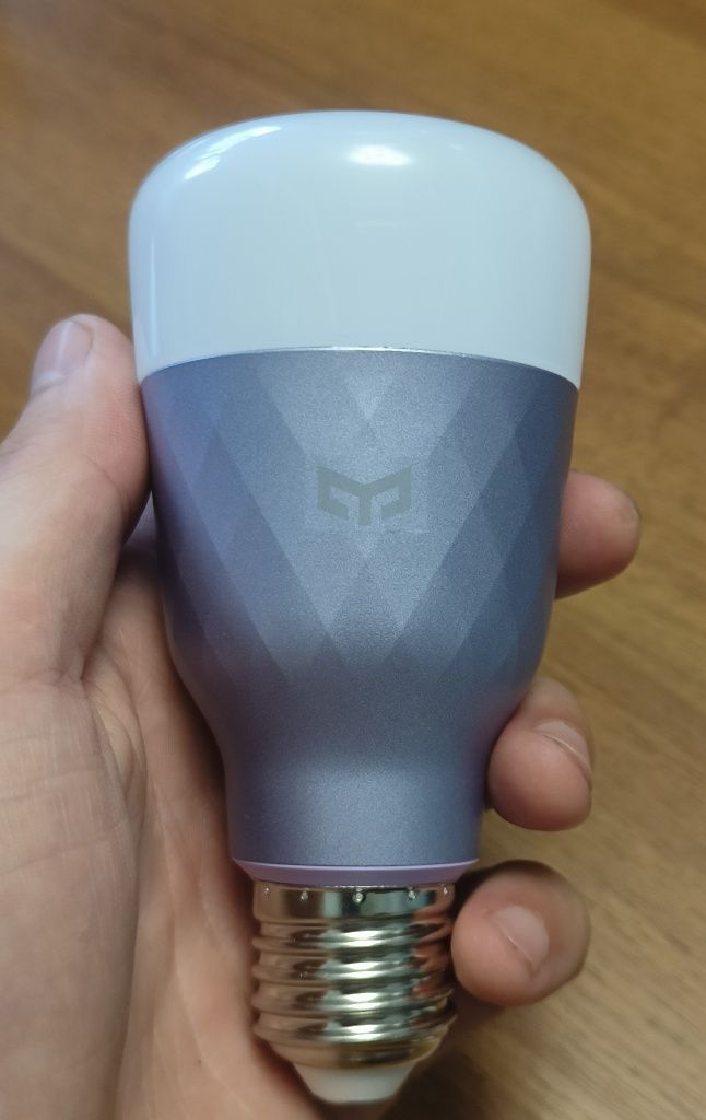 Умная RGB лампа лампочка Xiaomi Yeelight 1SE Smart LED Bulb (YLDP001)