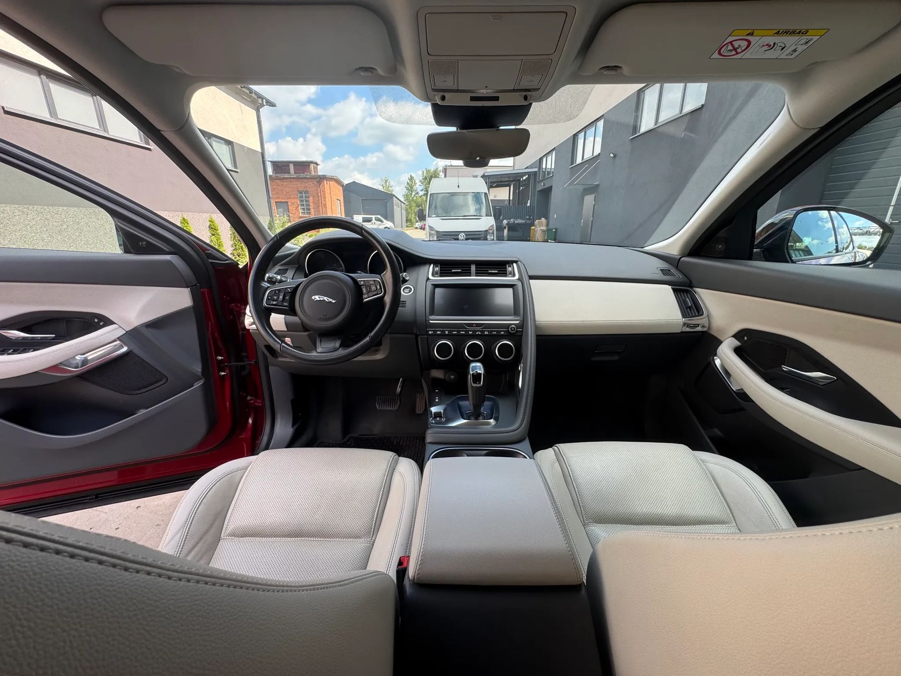 Jaguar E-Pace Godne uwagi, niski przebieg