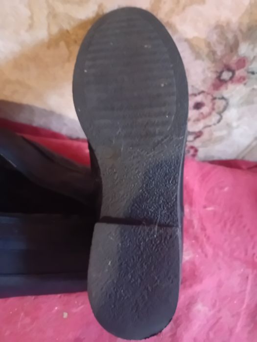 Обувь недорого из кожи.