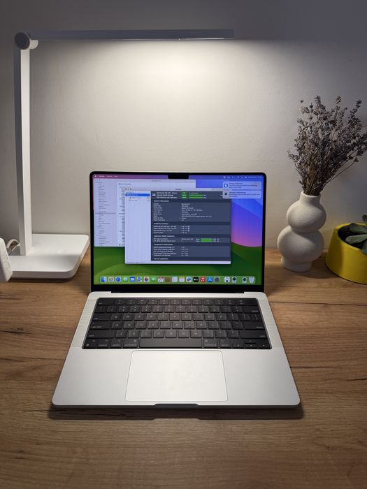 New MacBook Pro 14 2021 M1 Pro 32GB 512GB 3 цикли