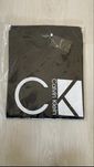T-Shirt Calvin Klein Tamanho M