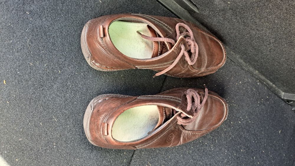 Sapatos e tenis Homem Tam 42 = 3 pares 20€