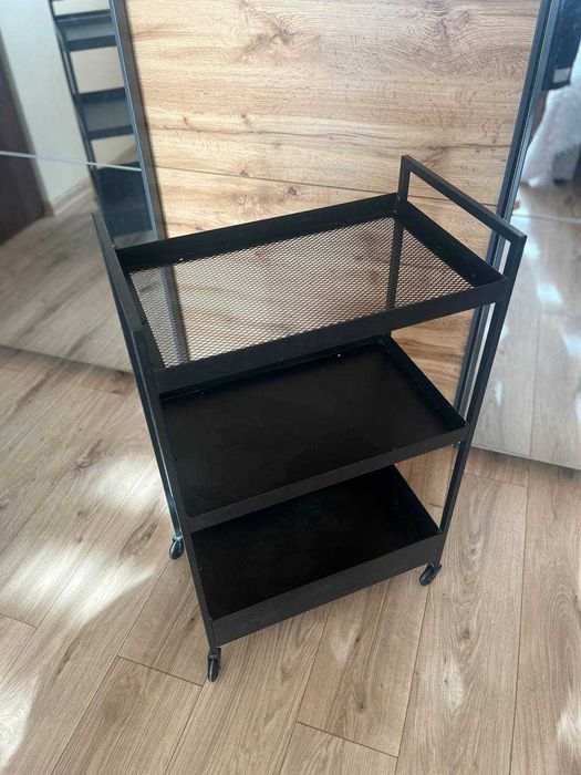 Wózek metalowy na kółkach – 50 zł