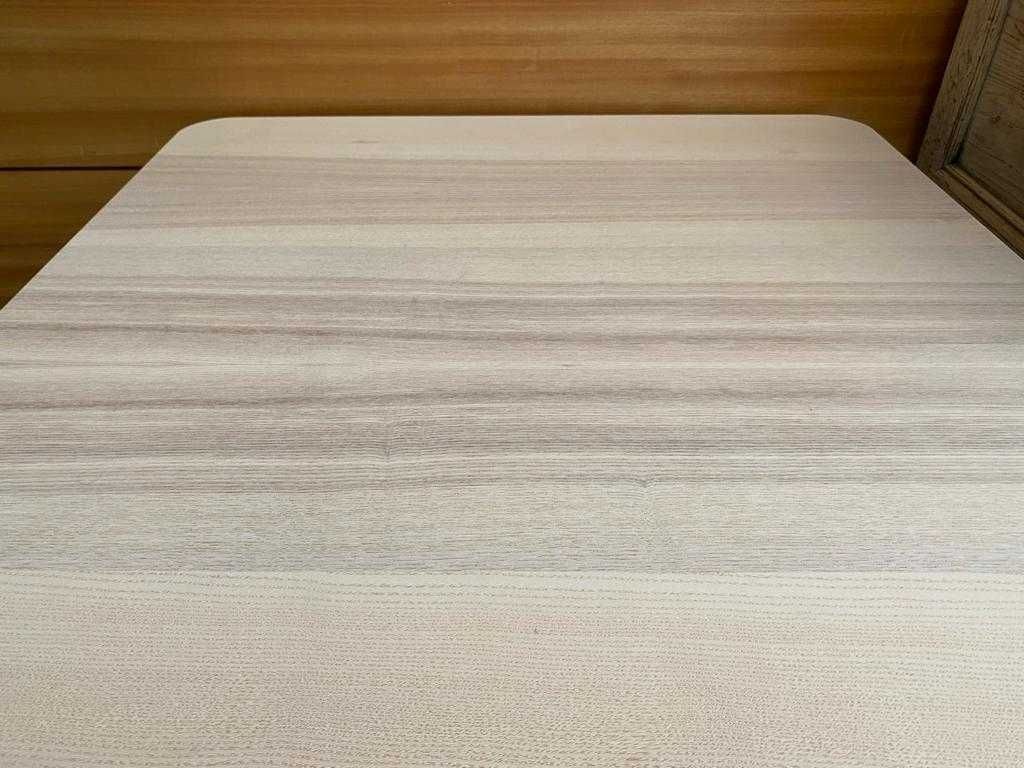 Mesa de centro/lateral/apoio ( 70x70cm)  Perfeita