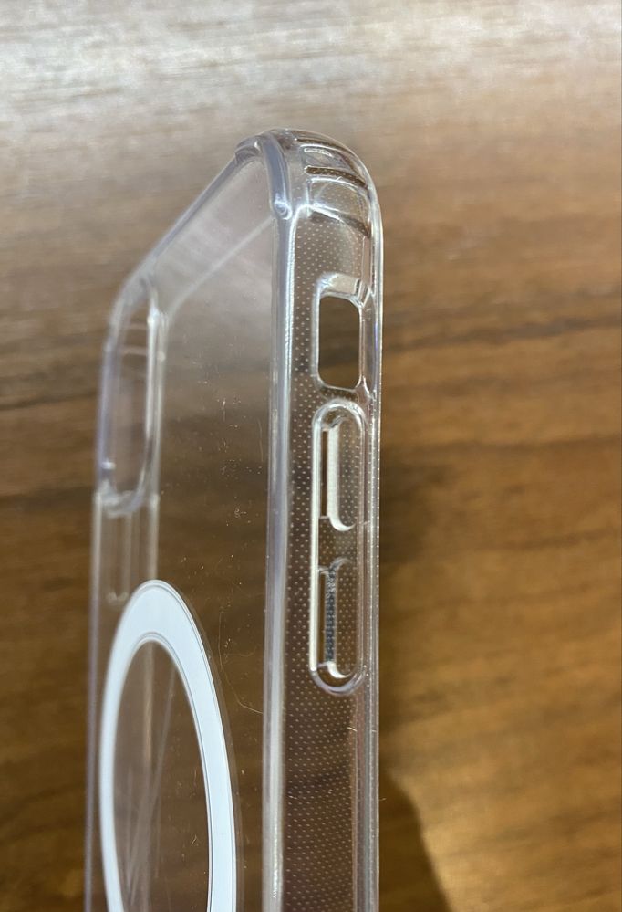 Etui do iPhone 11, 12/12 pro, 13, 14, 15. Przezroczyste, z MagSafe.