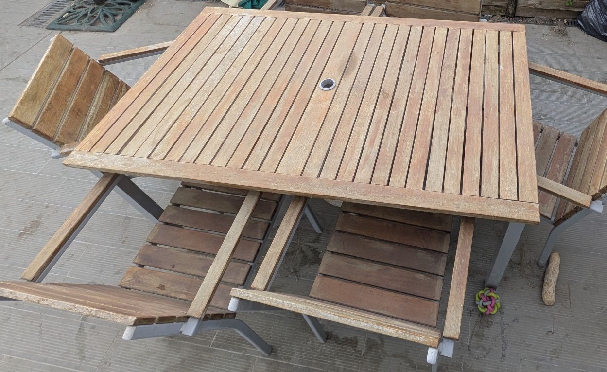Conjunto jardim - mesa e cadeiras