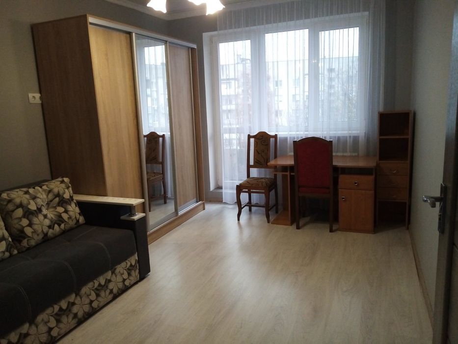 Здається в оренду кімната для дівчини  без власників