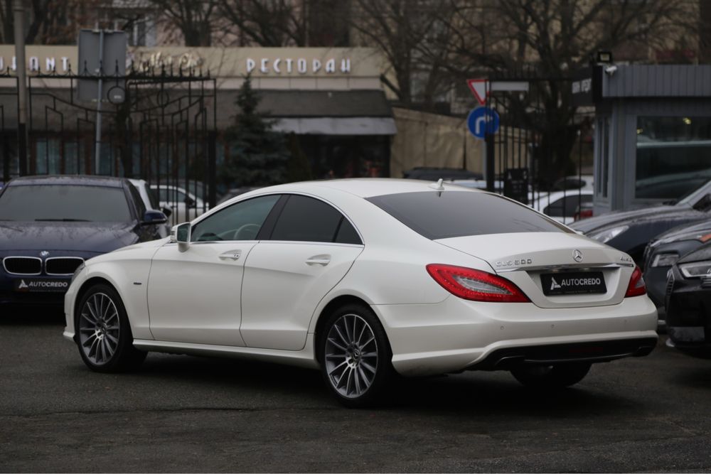 Продаю автомобіль Mersedes-Bens CLS500